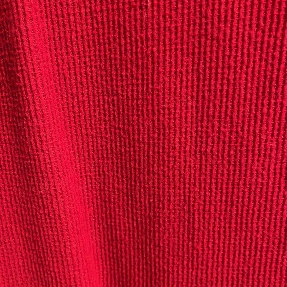 Maurice’s - Long John like material long sleeve tee - red - size m - Picture 2 of 2